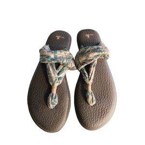Sanuk Size 10 Flat Fabric Comfy Strappy Sandals